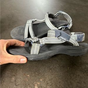 Ladies size 10 original Teva sandals